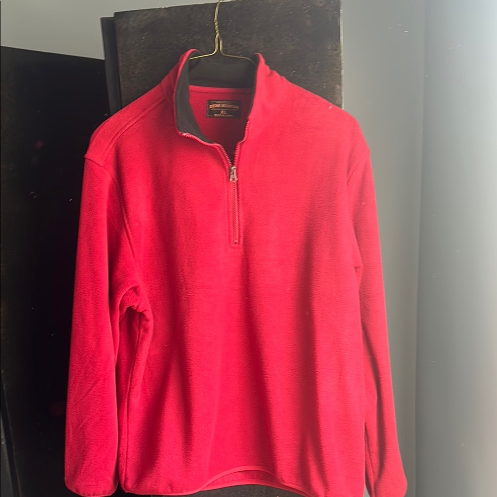 Stone Mountain Accessories Red Zip Up